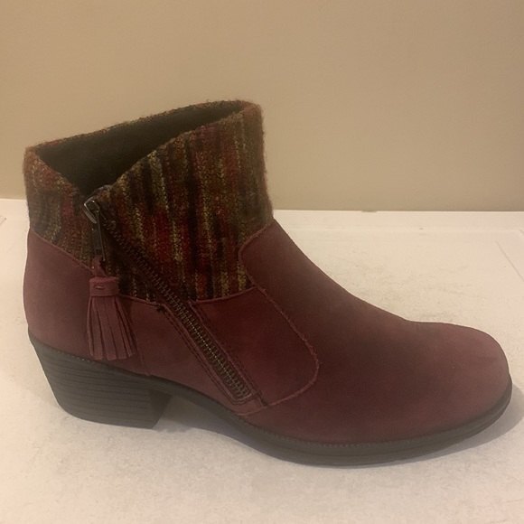 Born Concepts Women's Burgundy Suede Ankle Boots Size 9.5M Boho Bohemian Casual - Picture 1 of 15